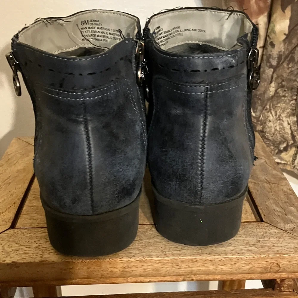 Blue booties! JSpoet women’s Jenna 8M faux leather